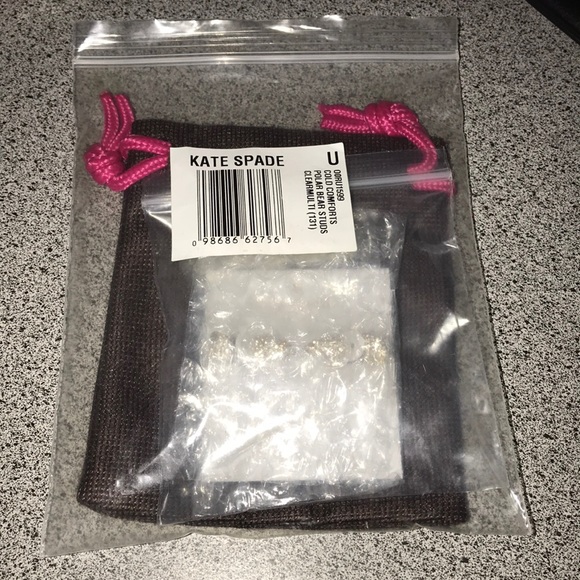 NWT Kate Spade ♠️ polar bear earrings - Picture 8 of 8